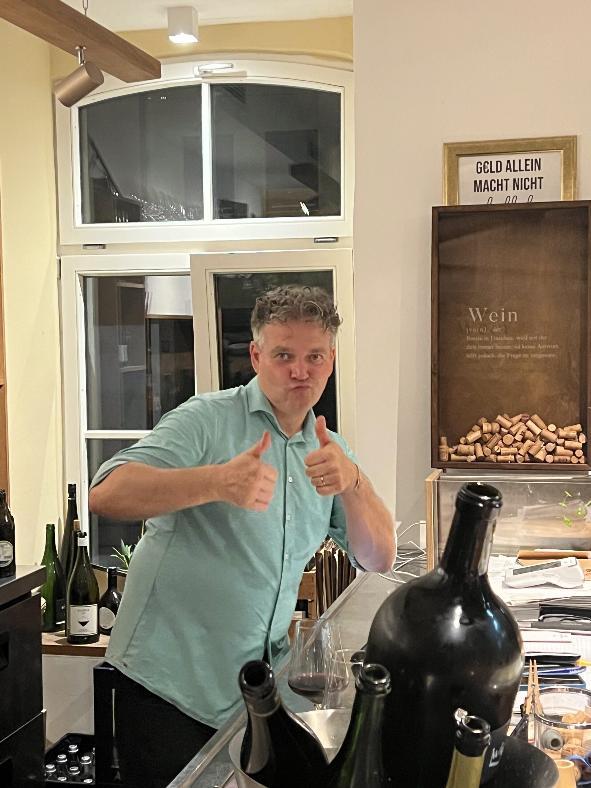 Winzerabend in Kรผnstlerโs Weinbar in Mรผnchen